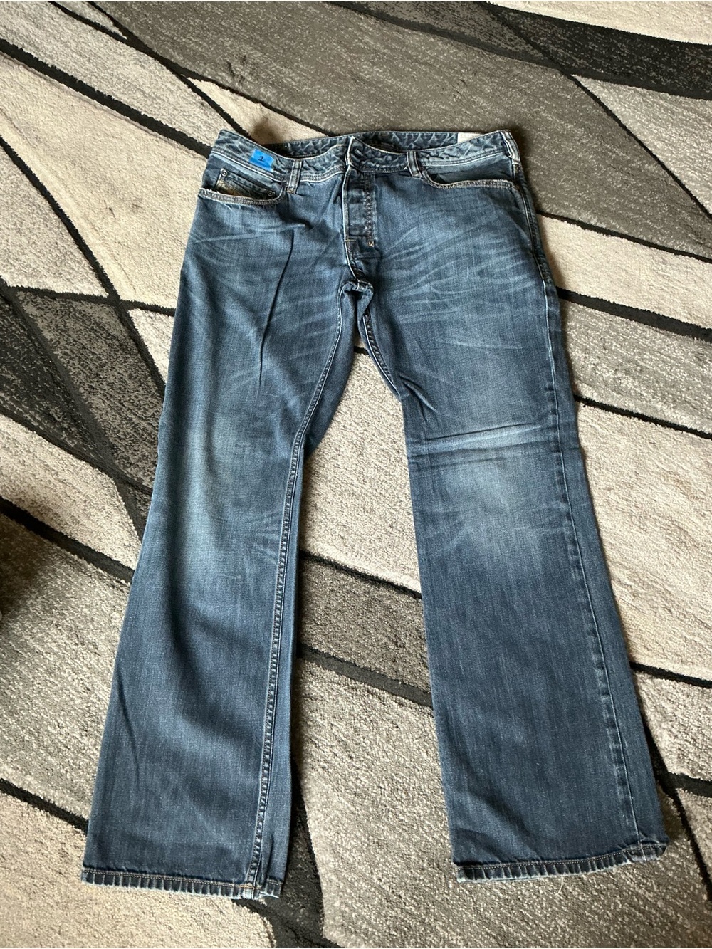 Size 36 x 32 - Diesel Zatiny Medium Wash Slim Bootcut Jeans 0074C Vintage